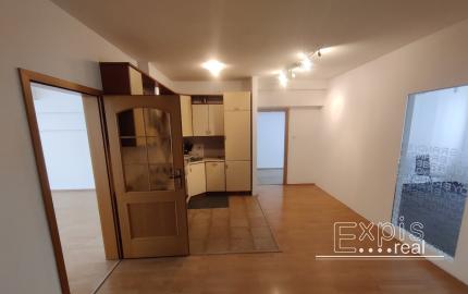 PRENÁJOM 4 izbový byt s terasou a parkovaním Staré mesto EXPISREAL
