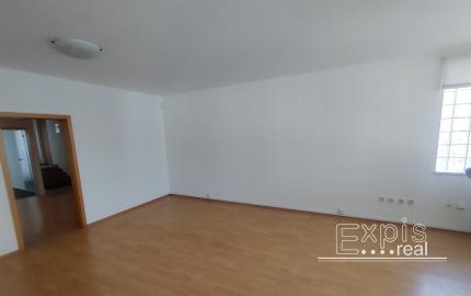PRENÁJOM 4 izbový byt s terasou a parkovaním Staré mesto EXPISREAL