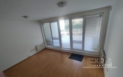 PRENÁJOM 4 izbový byt s terasou a parkovaním Staré mesto EXPISREAL