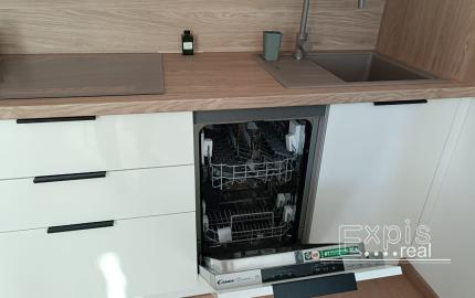 NA PRENÁJOM - Štýlový 2-izbový byt v SKY PARK  - zariadený,  s možnosťou prenájmu parkovania aj pivnice