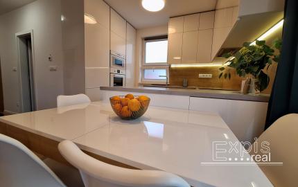 PREDAJ 2 izbový štýlový byt so záhradou Ružinov EXPISREAL