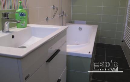 PRENÁJOM 2 izb. byt s balkónom, pri HRADE, Krátka ul., BA Staré Mesto EXPIS REAL