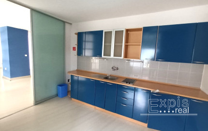 Prenájom - 4 izb. atypické bývanie v RD - EXPISreal