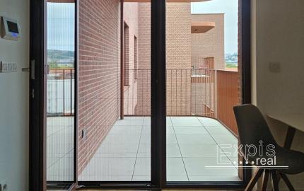 PRENÁJOM 2izb dogfriendly byt s balkónom a parkovaním Zwirn NIVY Expisreal