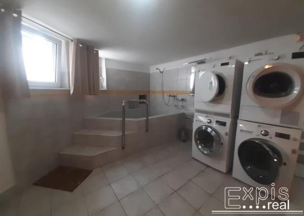 PRENÁJOM  8 izb dom so saunou Nové Mesto EXPIS REAL