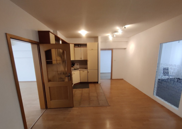 PRENÁJOM 4 izbový byt s terasou a parkovaním Staré mesto EXPISREAL
