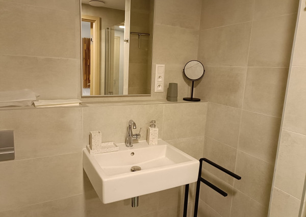 NA PRENÁJOM - Štýlový 2-izbový byt v SKY PARK  - zariadený,  s možnosťou prenájmu parkovania aj pivnice