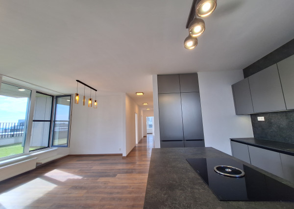 PRENÁJOM 4izb veľkometrážny byt s terasou a parkovaním SLNEČNICE Expisreal