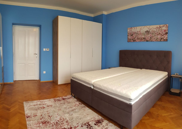 PRENÁJOM 2 izb. byt s balkónom, pri HRADE, Krátka ul., BA Staré Mesto EXPIS REAL