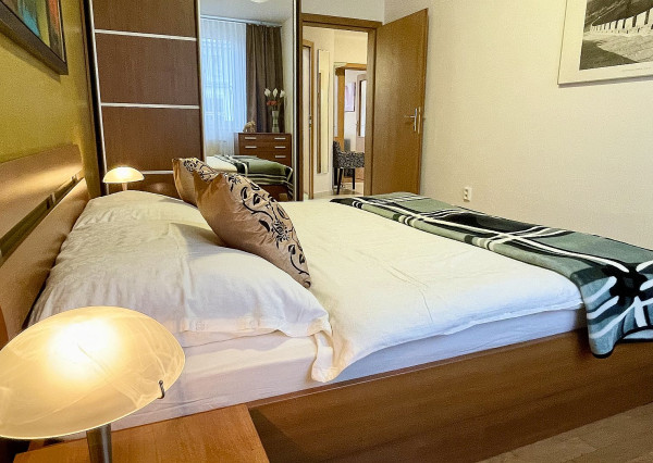 PRENÁJOM 3 izb. byt s parkingom, Kýčerského ulica, BA Staré Mesto Expis real