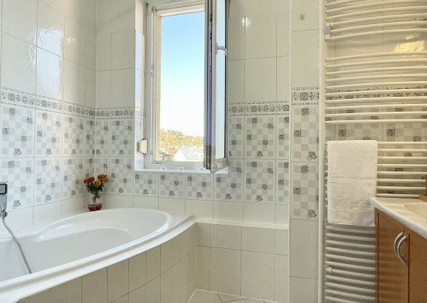 PRENÁJOM 3 izb. byt s parkingom, Kýčerského ulica, BA Staré Mesto Expis real