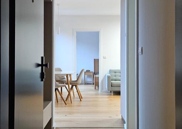 PRENÁJOM 2izb dogfriendly byt s balkónom a parkovaním Zwirn NIVY Expisreal