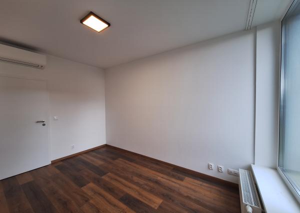 PRENÁJOM 4izb veľkometrážny byt s terasou a parkovaním SLNEČNICE Expisreal