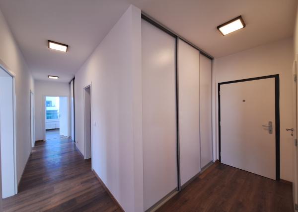 PRENÁJOM 4izb veľkometrážny byt s terasou a parkovaním SLNEČNICE Expisreal