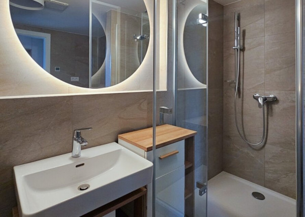 PRENÁJOM 2izb dogfriendly byt s balkónom a parkovaním Zwirn NIVY Expisreal