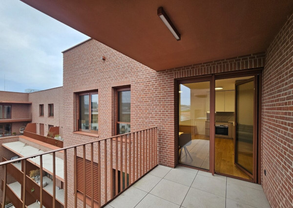 PRENÁJOM 2izb dogfriendly byt s balkónom a parkovaním Zwirn NIVY Expisreal