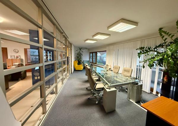 Prenájom - 4 izb. atypické bývanie v RD - EXPISreal