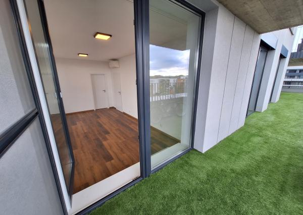 PRENÁJOM 4izb byt s veľkou terasou a parkovaním SLNEČNICE Expisreal