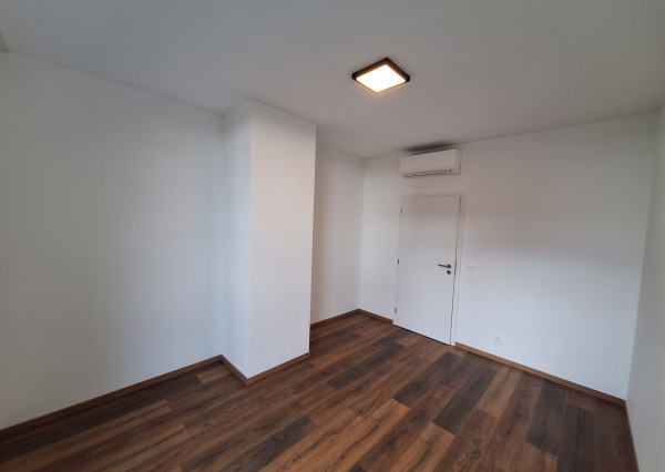 PRENÁJOM 4izb byt s veľkou terasou a parkovaním SLNEČNICE Expisreal