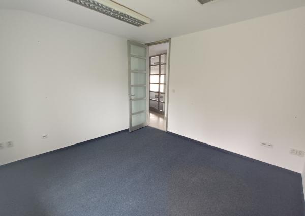 Prenájom - 4 izb. atypické bývanie v RD - EXPISreal