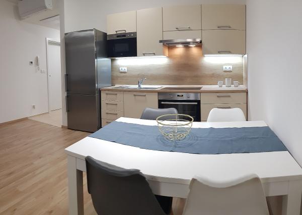 PRENÁJOM 2 izb byt s loggiou, City Park Ružinov, Jarabinková ulica, Bratislava Nivy,  Expis real