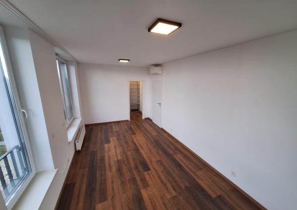 PRENÁJOM 4izb byt s veľkou terasou a parkovaním SLNEČNICE Expisreal