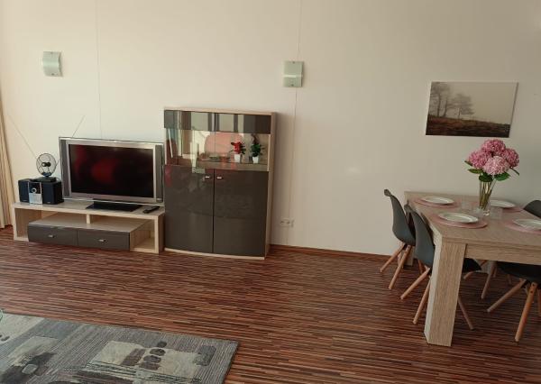 PRENAJOM 2 izbovy byt EUROVEA Expis real