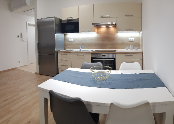 PRENÁJOM 2 izb byt s loggiou, City Park Ružinov, Jarabinková ulica, Bratislava Nivy,  Expis real