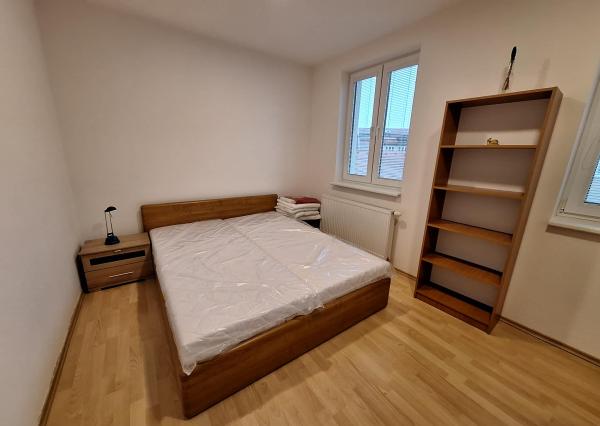 PRENÁJOM 3izb  byt Staré mesto Šancová orientácia do tichého dvora Expisreal