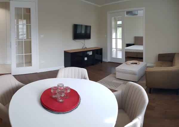 PRENÁJOM 2 izbový byt s dvomi balkónmi, Poľská ulica, Bratislava – Staré Mesto, EXPIS REAL