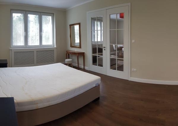 PRENÁJOM 2 izbový byt s dvomi balkónmi, Poľská ulica, Bratislava – Staré Mesto, EXPIS REAL