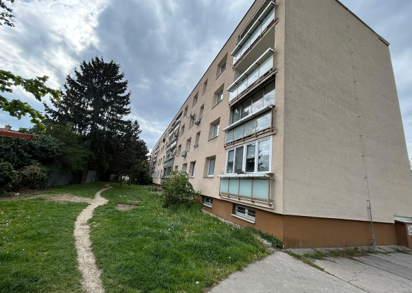 PREDAJ 3 izbový byt s loggiou, ulica Staré Záhrady, Ružinov - Bratislava II EXPIS REAL