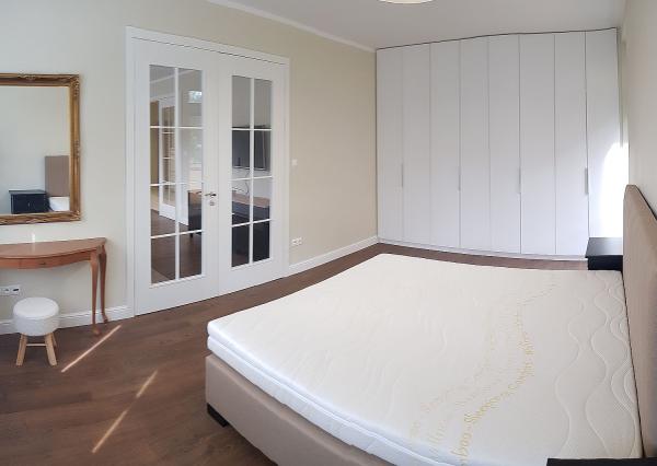 PRENÁJOM 2 izbový byt s dvomi balkónmi, Poľská ulica, Bratislava – Staré Mesto, EXPIS REAL