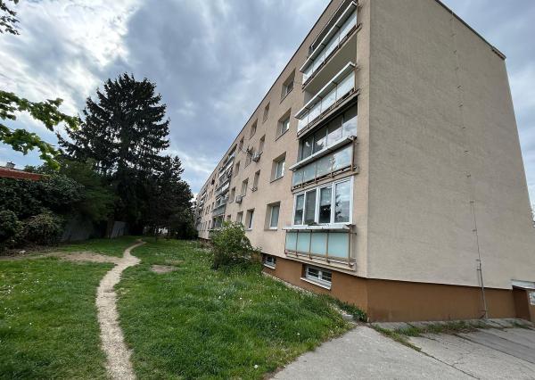 PREDAJ 3 izbový byt s loggiou, ulica Staré Záhrady, Ružinov - Bratislava II  EXPIS REAL