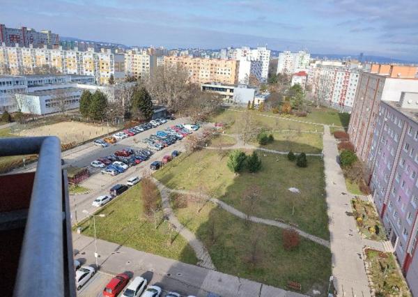 PRENÁJOM 3izb byt Petržalka Humenské námestie EXPISREAL