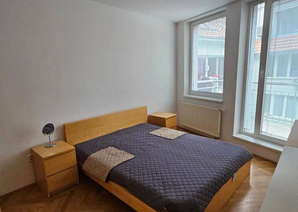 PRENÁJOM 3 izbový byt s parkingom pod hradom Zámocka EXPISREAL