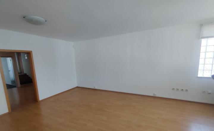 PRENÁJOM 4 izbový byt s terasou a parkovaním Staré mesto EXPISREAL - fotografia 4