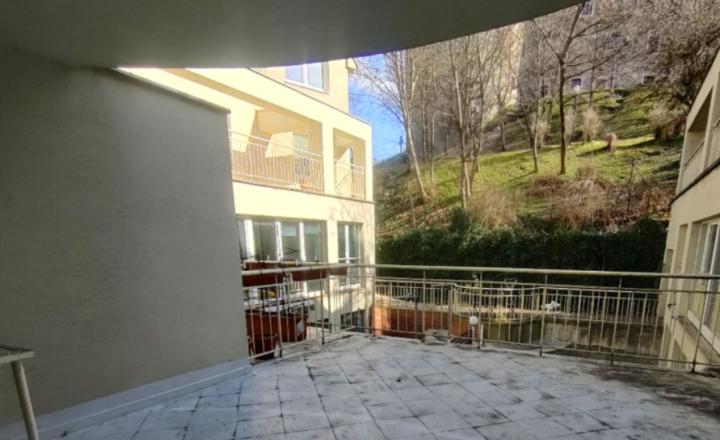 PRENÁJOM 4 izbový byt s terasou a parkovaním Staré mesto EXPISREAL - fotografia 10