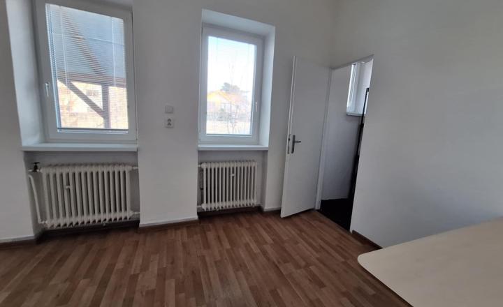 PRENÁJOM 5 izb dom Dog friendly Prievoz Ružinov EXPISREAL - fotografia 3
