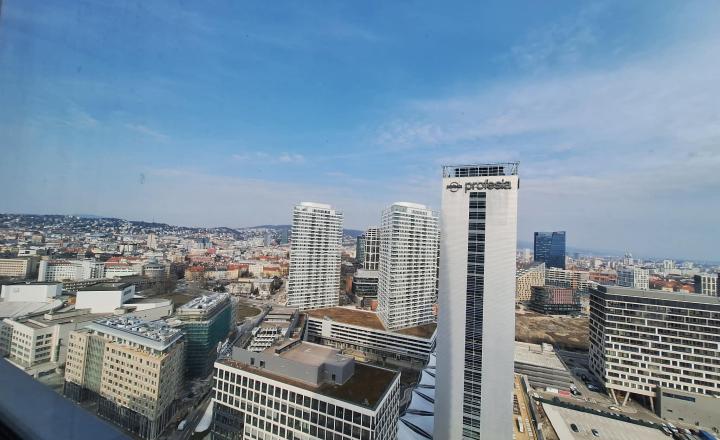 DOPYT kúpa 4 izb byt Nové mesto Expisreal - fotografia 1