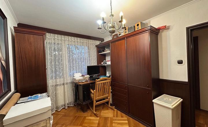 PREDAJ 3 izbový byt s loggiou, ulica Staré Záhrady, Ružinov - Bratislava II  EXPIS REAL - fotografia 4