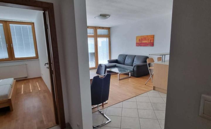 PRENÁJOM 2 izbový byt s bazénom na streche NIVY Ružinov EXPISREAL - fotografia 7