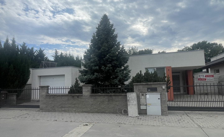 PREDAJ Rodinný dom Chorvátsky Grob, Čierna voda, EXPIS REAL - fotografia 1