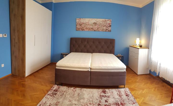 PRENÁJOM 2 izb. byt s balkónom, pri HRADE, Krátka ul., BA Staré Mesto EXPIS REAL - fotografia 2