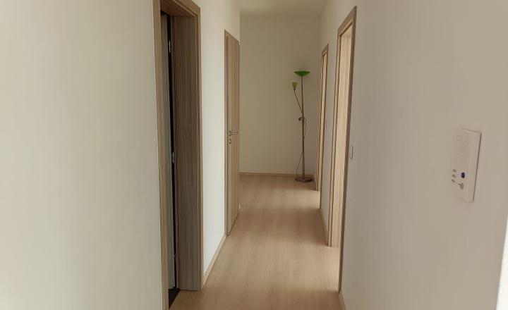 PREDAJ 3 izb byt vrátane garážového státia, Nový Ružinov, Bratislava Expis real - fotografia 5