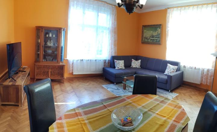 PRENÁJOM 2 izb. byt s balkónom, pri HRADE, Krátka ul., BA Staré Mesto EXPIS REAL - fotografia 2