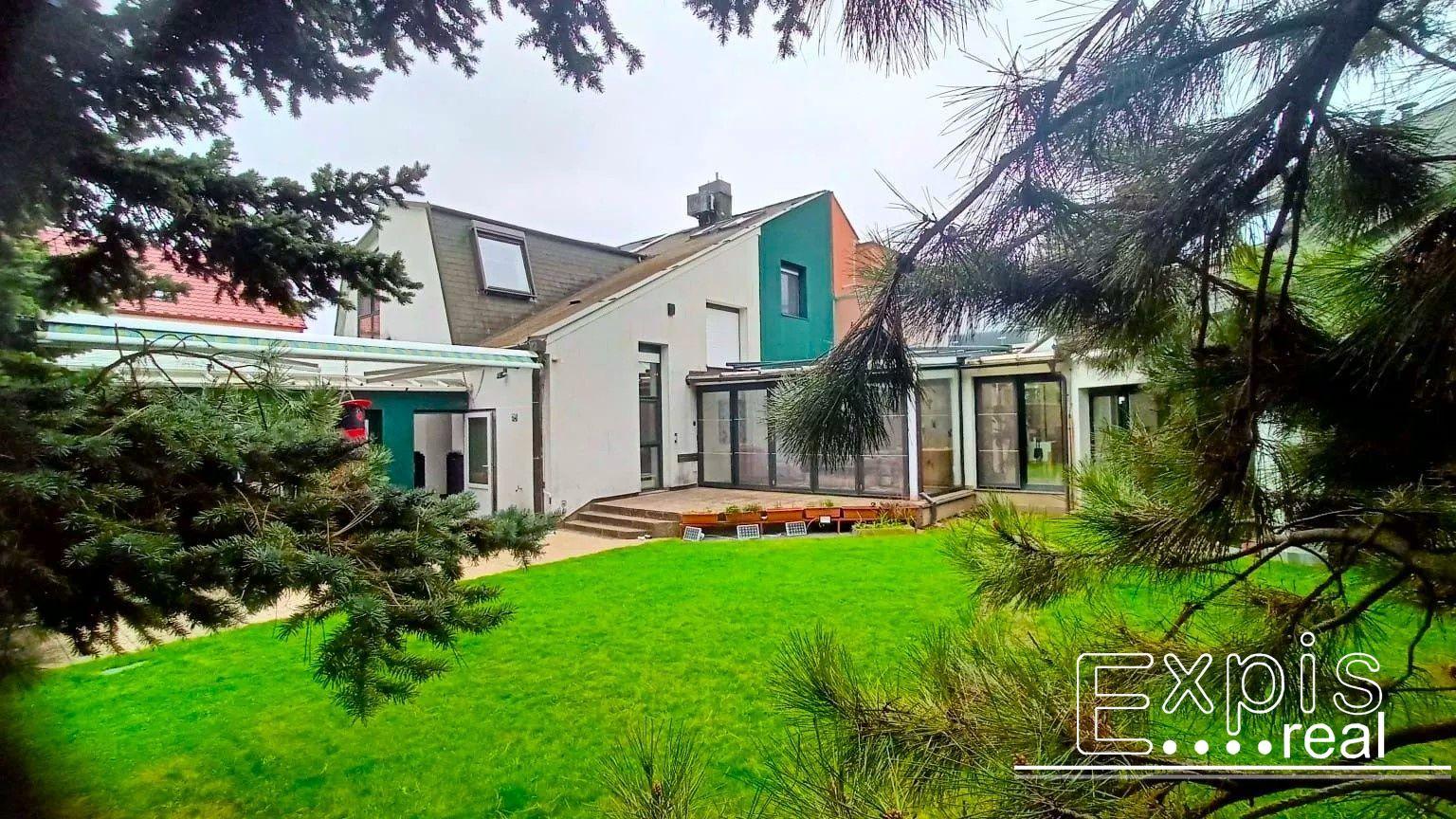 PRENÁJOM  8 izb dom so saunou Nové Mesto EXPIS REAL