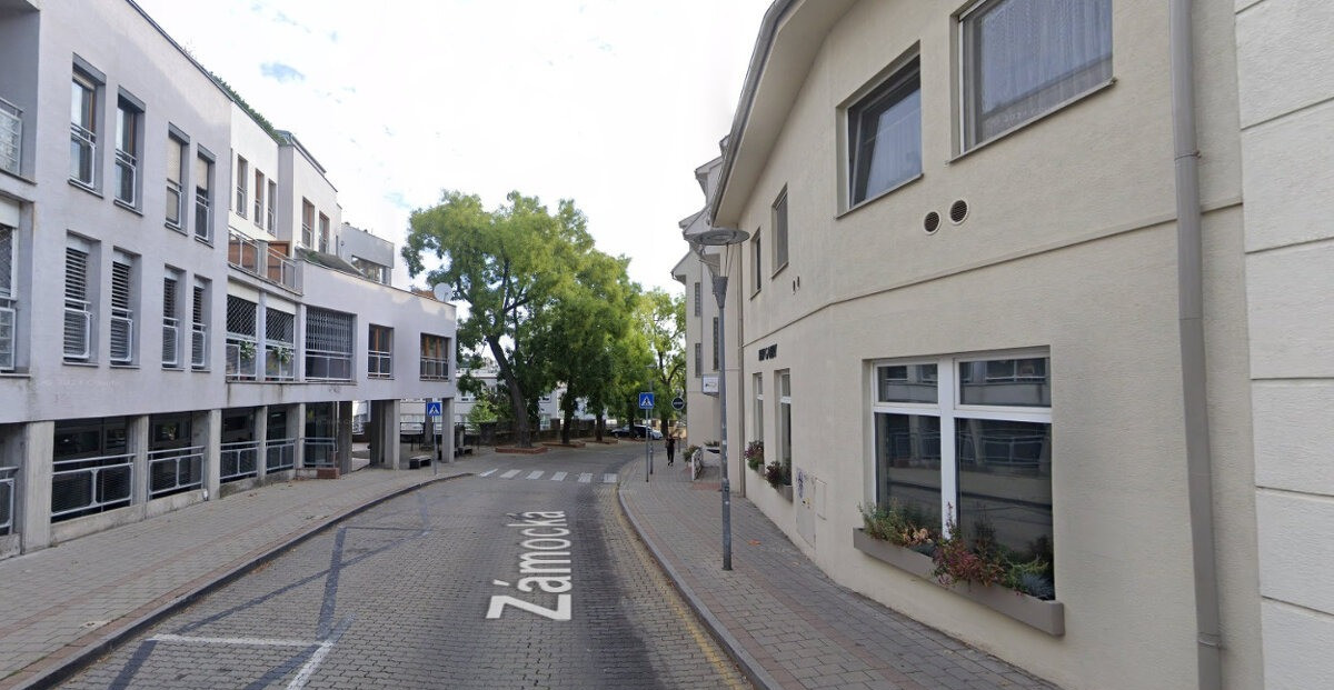 PRENÁJOM 4 izbový byt s terasou a parkovaním Staré mesto EXPISREAL