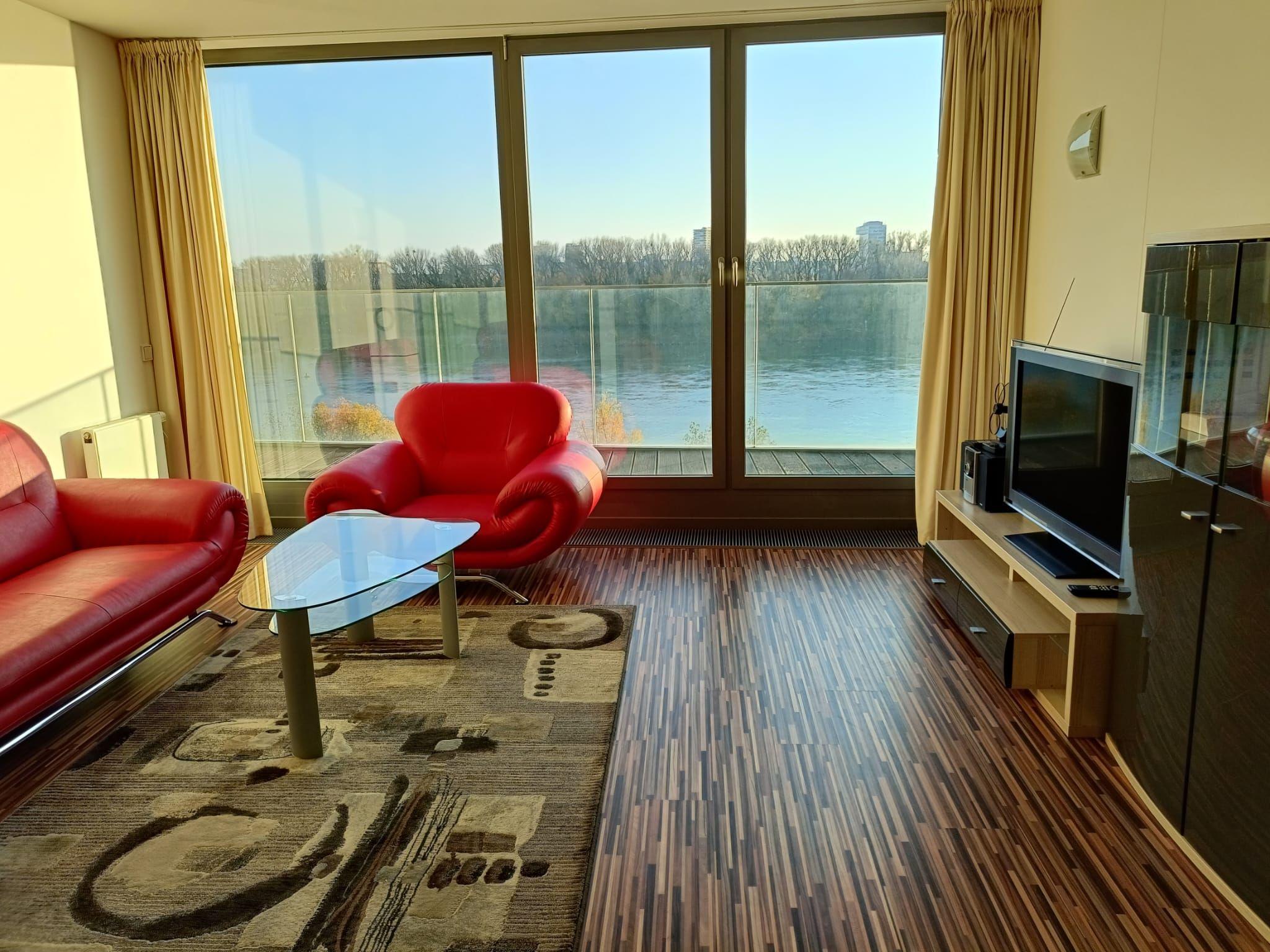 PRENAJOM 2 izbovy byt EUROVEA Expis real