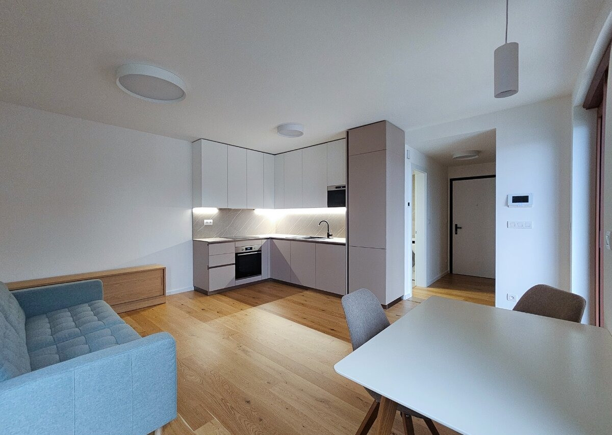 PRENÁJOM 2izb dogfriendly byt s balkónom a parkovaním Zwirn NIVY Expisreal